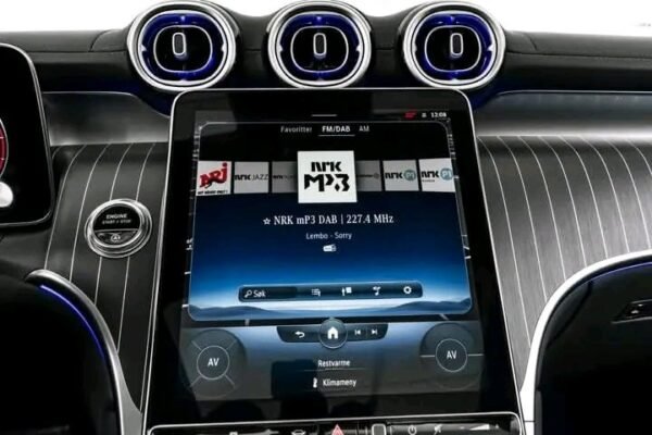 Mercedes-Benz GLC – Image 14
