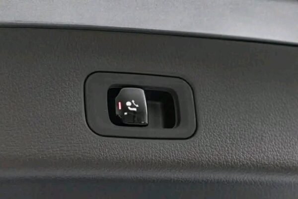 Mercedes-Benz GLC – Image 21