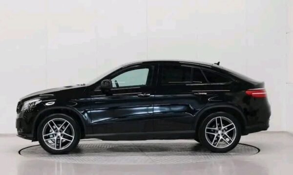 Mercedes-Benz GLE
COUPE 350d – Image 14