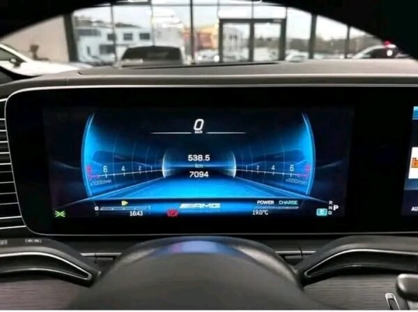 Mercedes-Benz GLE 63 S AMG – Image 11