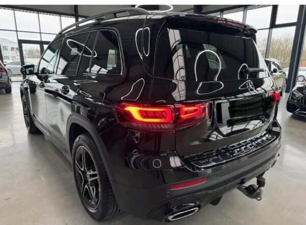 Mercedes-Benz GLB 200 AMG – Image 19