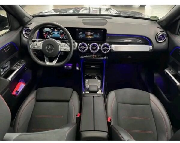 Mercedes-Benz GLB 200 AMG – Image 8