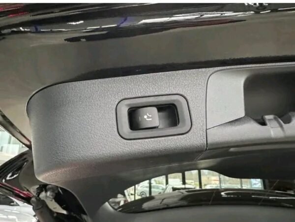Mercedes-Benz GLB 200 AMG – Image 18