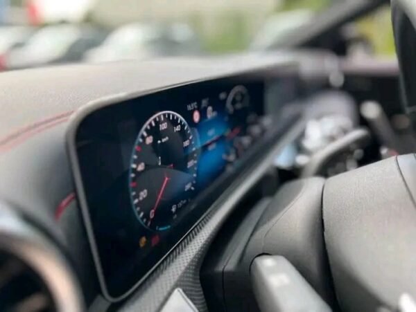 Mercedes-Benz CLA 200d*AMG-LINE – Image 13