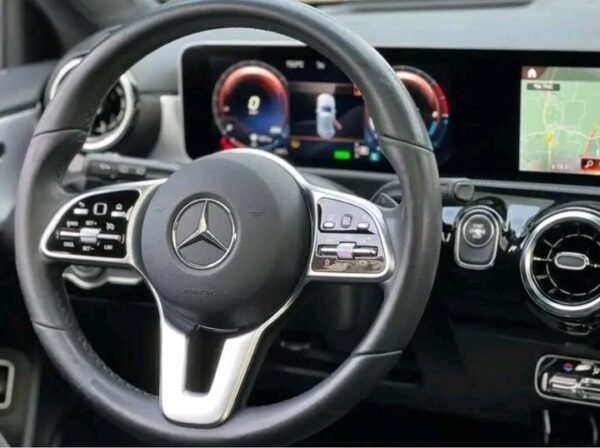 Mercedes-Benz A – Image 12