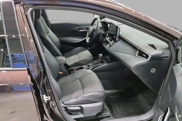 Toyota Corolla – Image 20