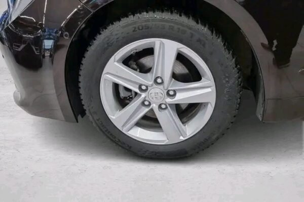 Toyota Corolla – Image 7
