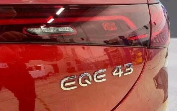 Mercedes-Benz EQE 43 4MATIC – Image 16