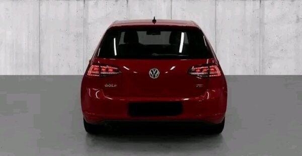 Volkswagen Golf - Image 23