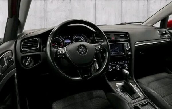 Volkswagen Golf - Image 5