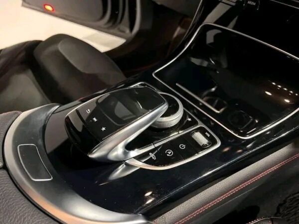 Mercedes-Benz GLC – Image 11