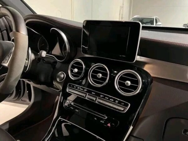 Mercedes-Benz GLC – Image 9