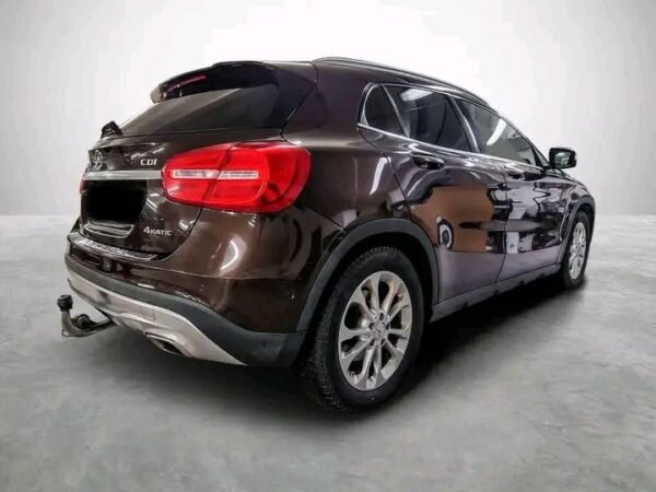 Mercedes-Benz GLA – Image 14
