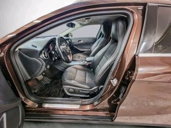 Mercedes-Benz GLA – Image 13