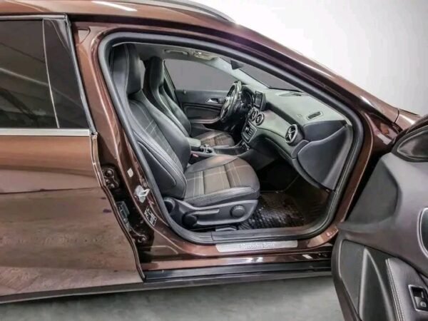 Mercedes-Benz GLA – Image 12