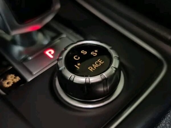 Mercedes-Benz GLA – Image 12