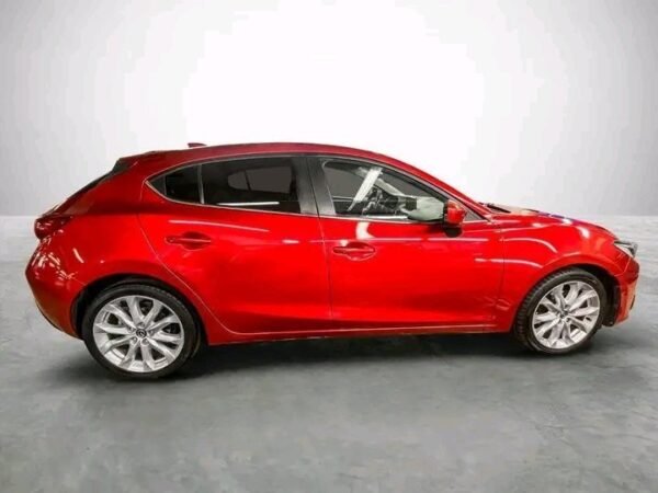 Mazda 3 - Image 5