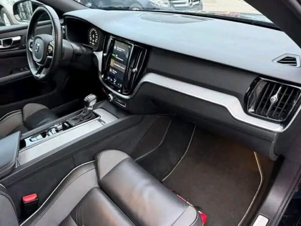 Volvo S60 – Image 5