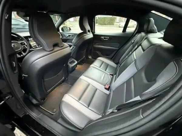Volvo S60 – Image 3