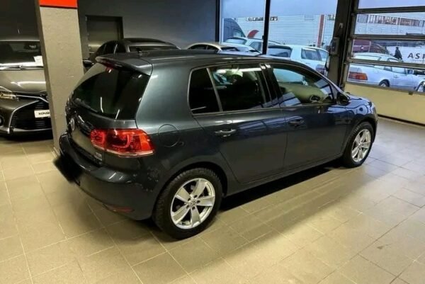 Volkswagen Golf - Image 12