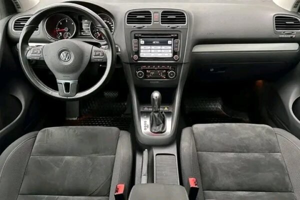 Volkswagen Golf - Image 5