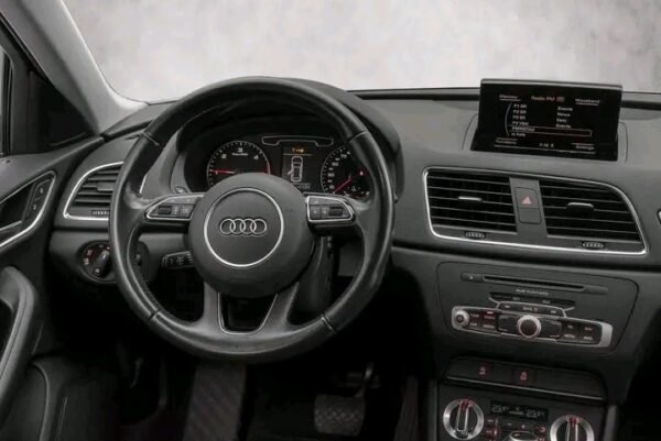 Audi Q3 - Image 2