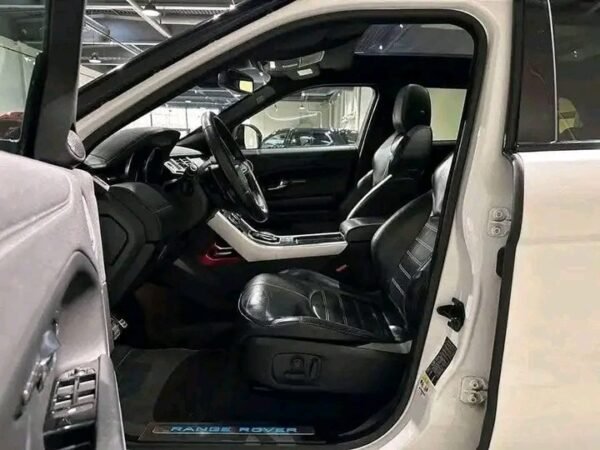 Range Rover Evoque – Image 8