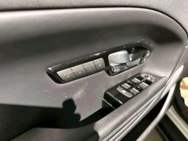 Range Rover Evoque – Image 13