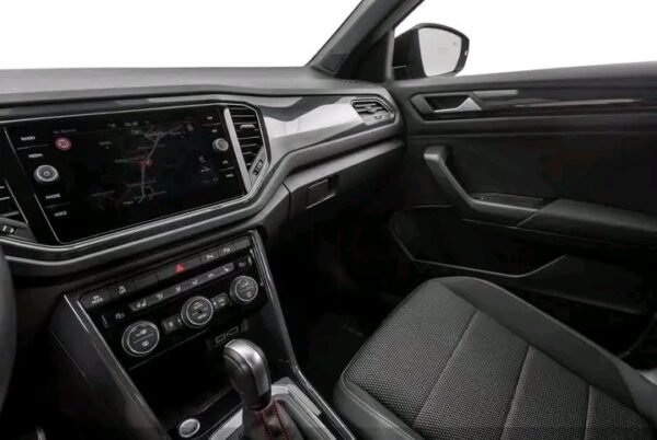 Volkswagen T-Roc – Image 12