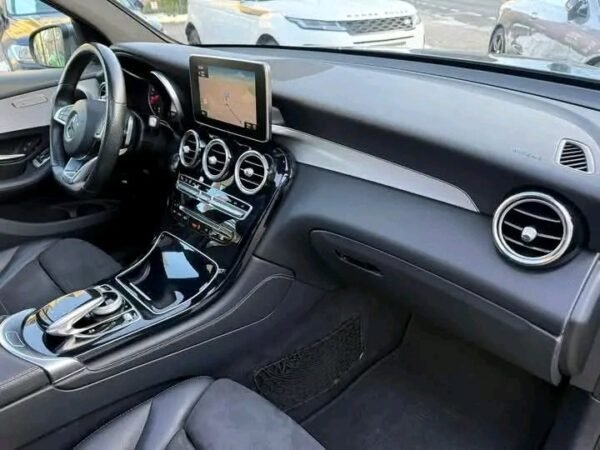 Mercedes-Benz GLC – Image 16