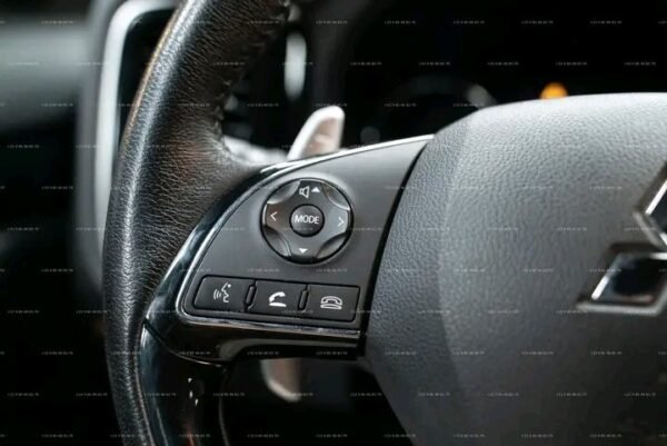 Mitsubishi Outlander – Image 16
