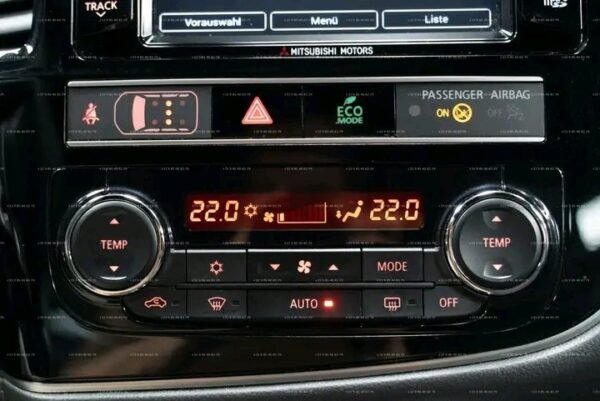 Mitsubishi Outlander – Image 21