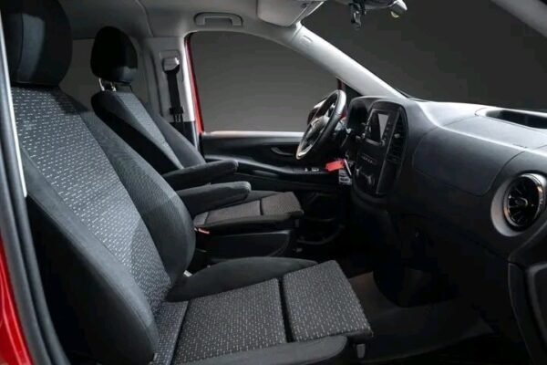 Mercedes-Benz Vito Tourer 8Seter - Image 16