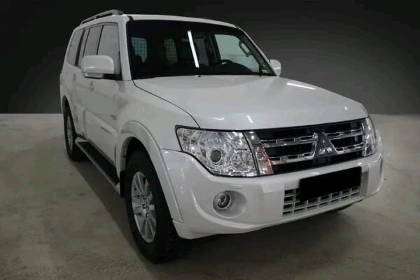 Mitsubishi Pajero - Image 4