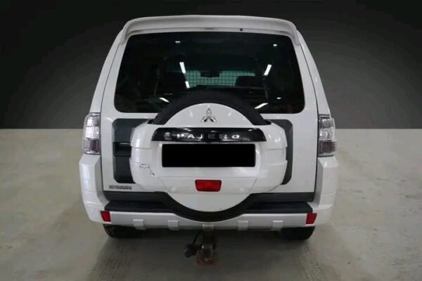 Mitsubishi Pajero - Image 24