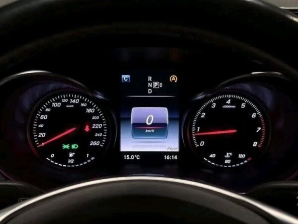 Mercedes-Benz C-Class - Image 7