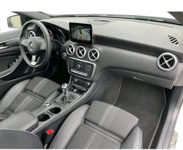 Mercedes-Benz – Image 13
