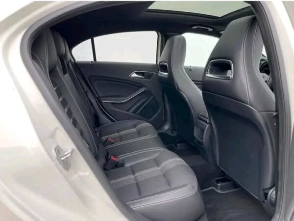 Mercedes-Benz – Image 12