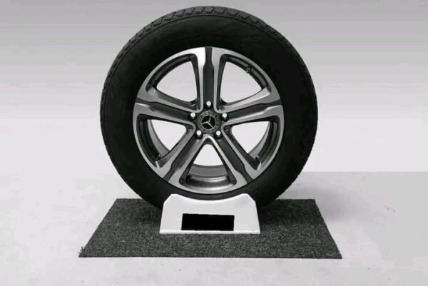 Mercedes-Benz GLC – Image 29