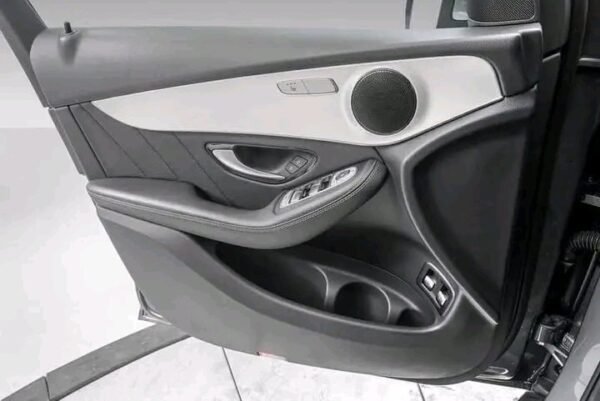 Mercedes-Benz GLC – Image 20