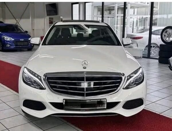 Mercedes-Benz – Image 10
