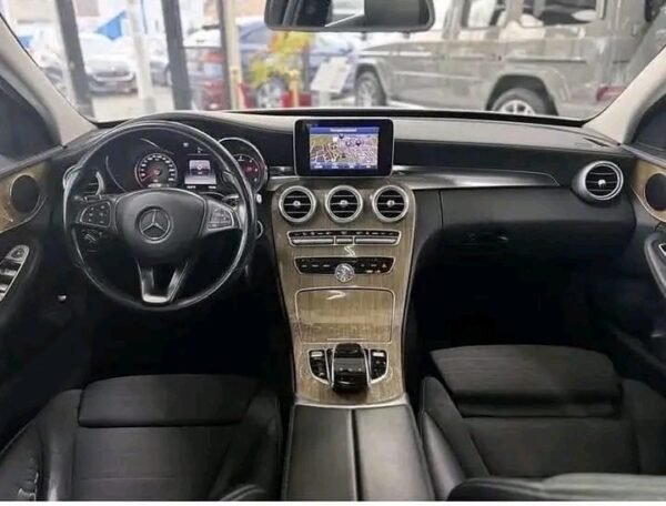 Mercedes-Benz – Image 3