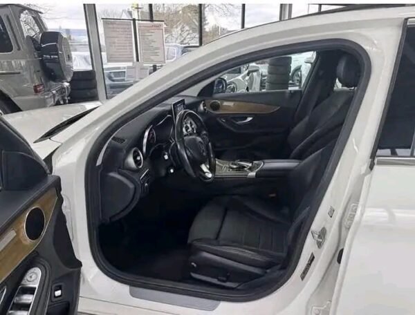 Mercedes-Benz – Image 13