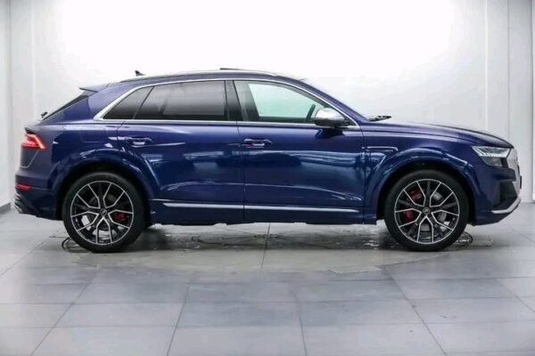 Audi SQ8 – Image 23