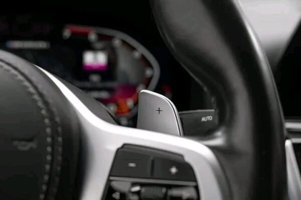 BMW 8-series – Image 17