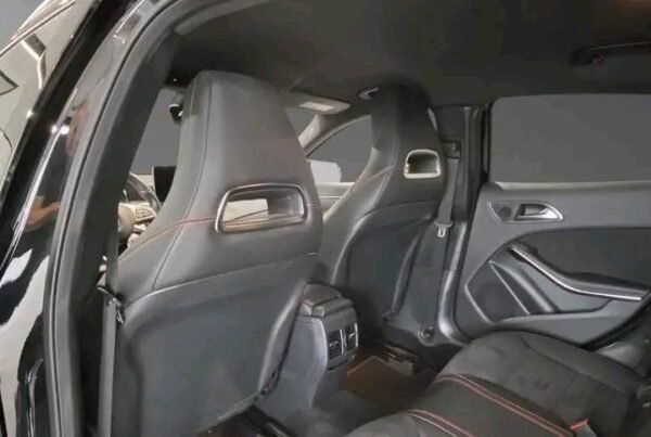 Mercedes-Benz GLA – Image 13