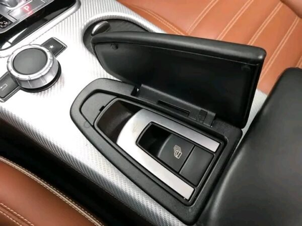 MERCEDES-BENZ SLC – Image 4