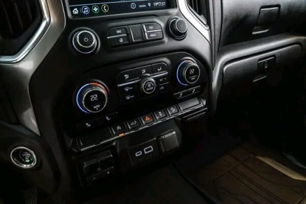 Chevrolet Silverado Duramax – Image 15