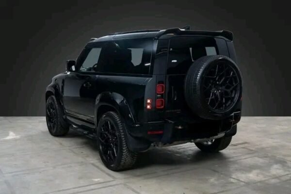 Land Rover Defender – Image 4