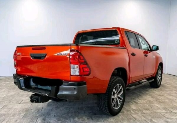 Toyota Hilux – Image 7